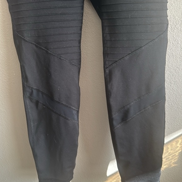 Old Navy elevate leggings - Picture 3 of 9